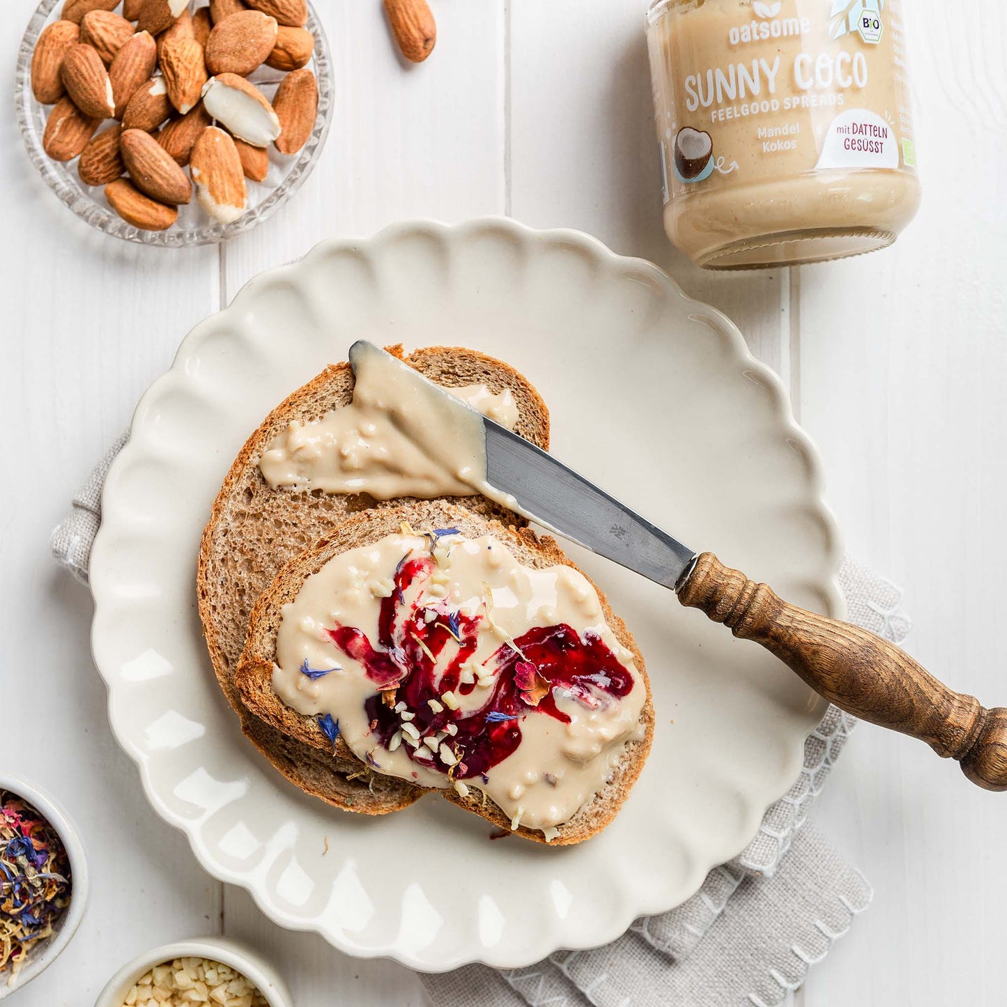 Feelgood Spread Sunny Coco verteilt auf einer Scheibe Brot